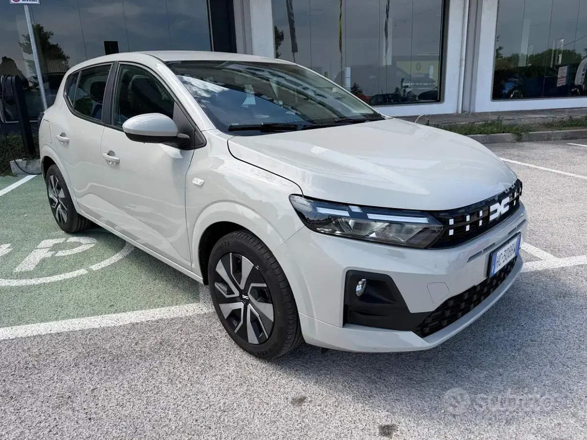 Usata Dacia Sandero Expression 110 CV (80 kW) 2026 Beige Berlina