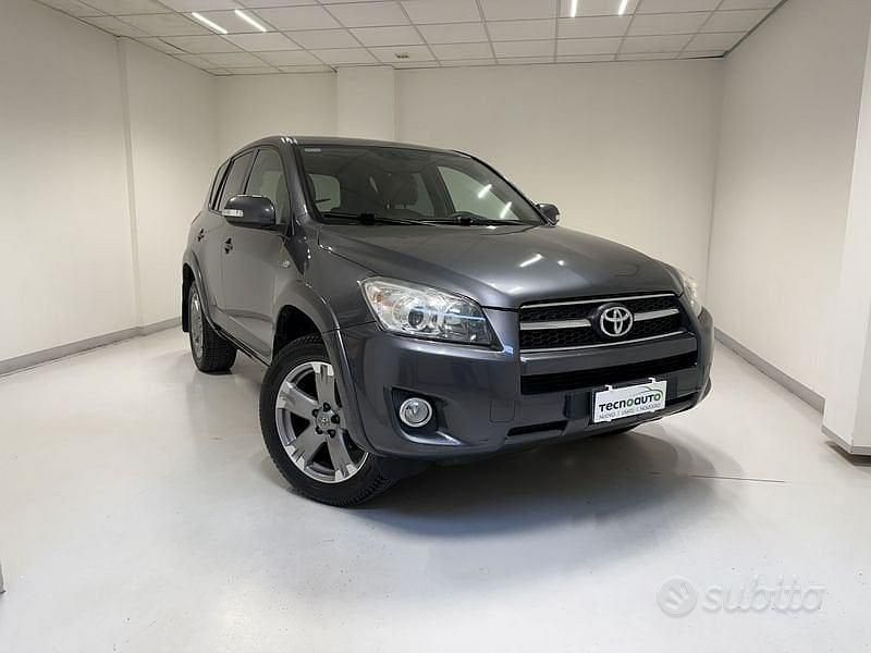 Second-hand Toyota RAV4 Executive 150 CP (110 kW) 2009 Gri SUV