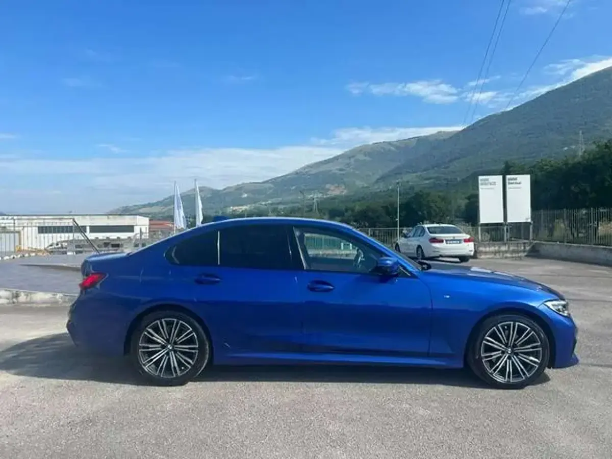 Usata BMW 320 M Sport 190 CV (139 kW) 2021 Portimao blau metallic Berlina
