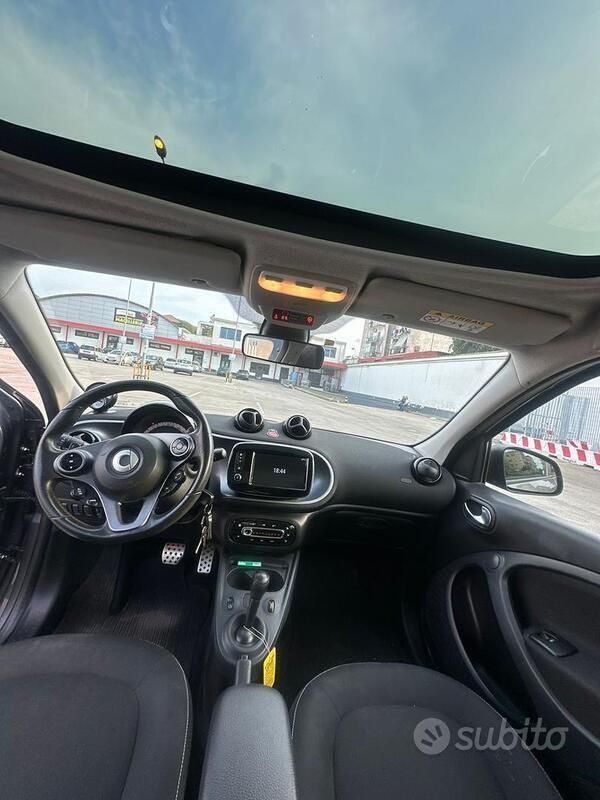 Usata Smart ForFour 71 CV (52 kW) 2019 Grigio Utilitaria