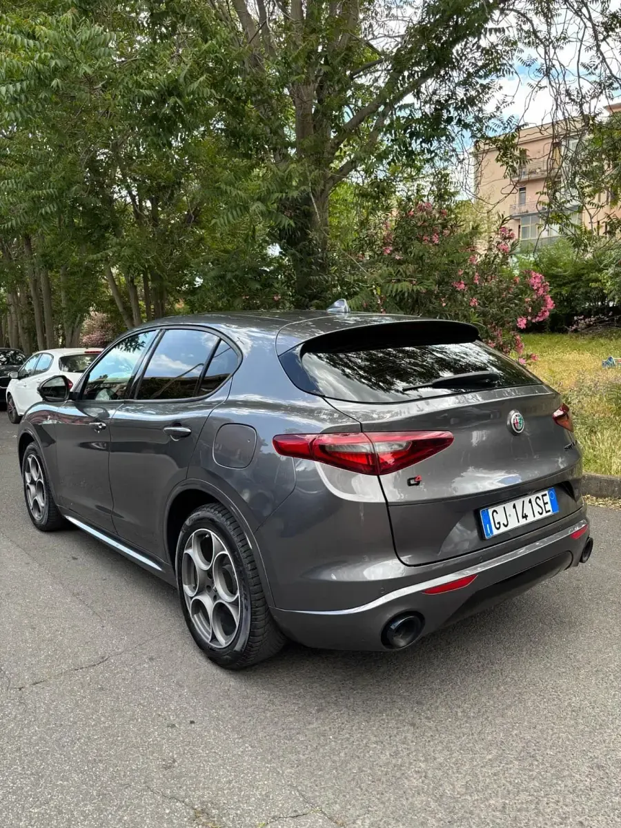 Usata Alfa Romeo Stelvio Ti 209 CV (153 kW) 2022 Grigio SUV