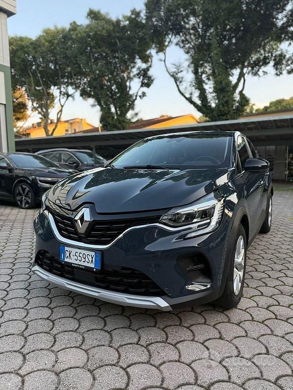 Usata Renault Captur Equilibre 101 CV (74 kW) 2022 Blu/azzurro SUV