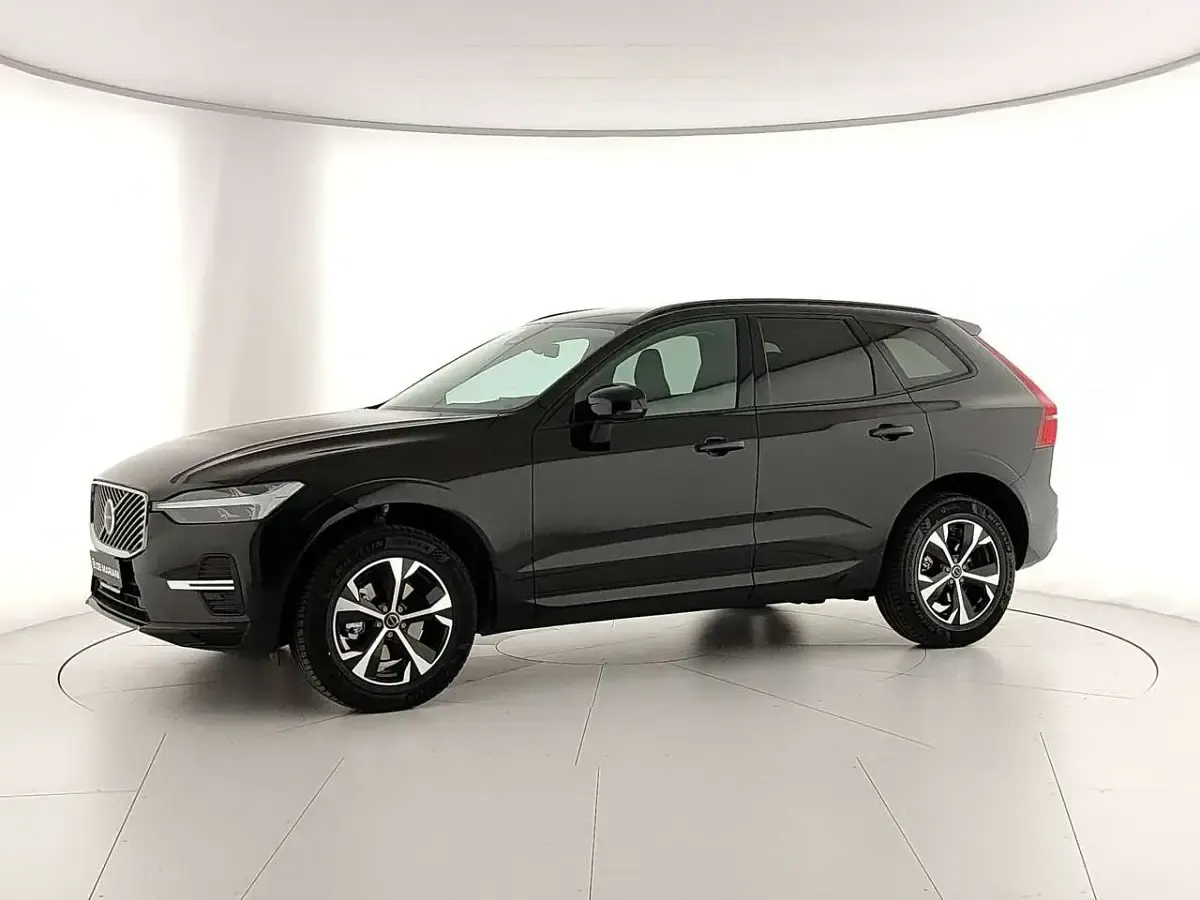 Nuova Volvo XC60 Core 250 CV (183 kW) 2026 Nero SUV
