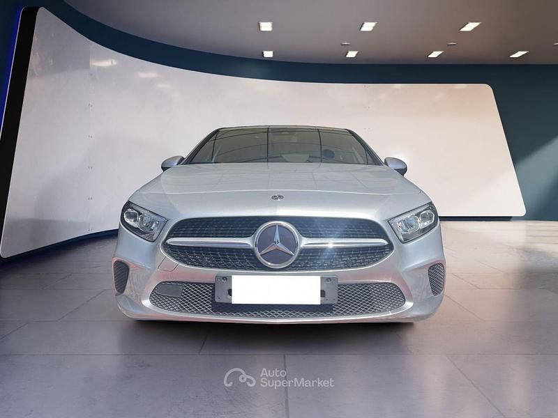 Usata Mercedes A180 116 CV (85 kW) 2021 Gray Berlina