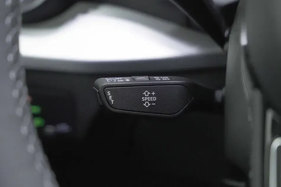 Nuova Audi Q2 S-Line 150 CV (110 kW) 2026 Grigio SUV