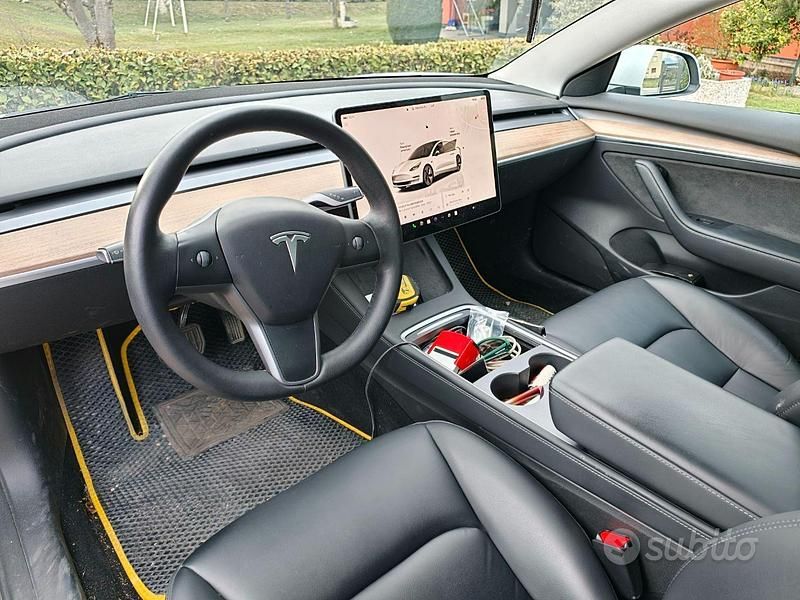Usata Tesla Model 3 235 kW (320 CV) 2022 Bianco Berlina
