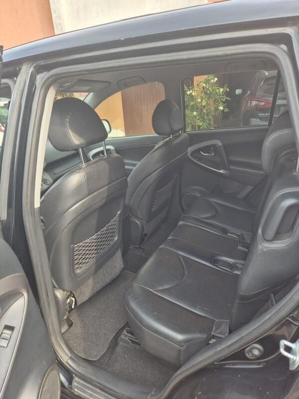 Usata Toyota RAV4 Luxury 176 CV (129 kW) 2008 Nero SUV