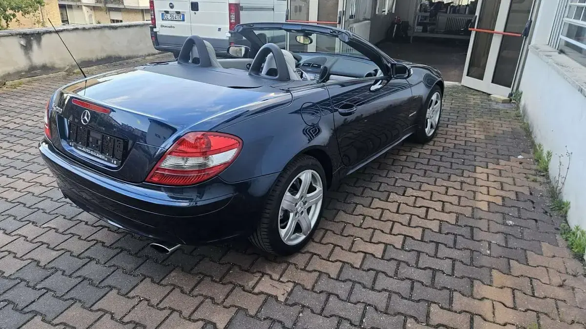 Usata Mercedes SLK200 163 CV (119 kW) 2004 Blu/azzurro Cabrio