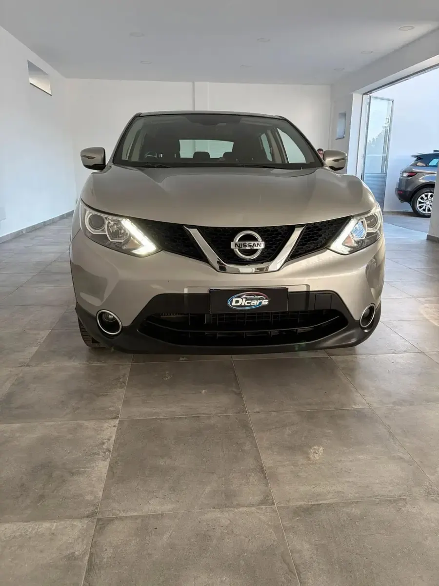 Usata Nissan Qashqai Tekna 131 CV (96 kW) 2016 Argento SUV