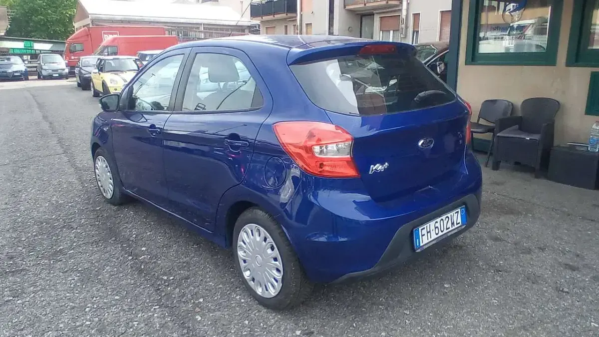 Usata Ford Ka 71 CV (52 kW) 2017 Blu/azzurro Berlina