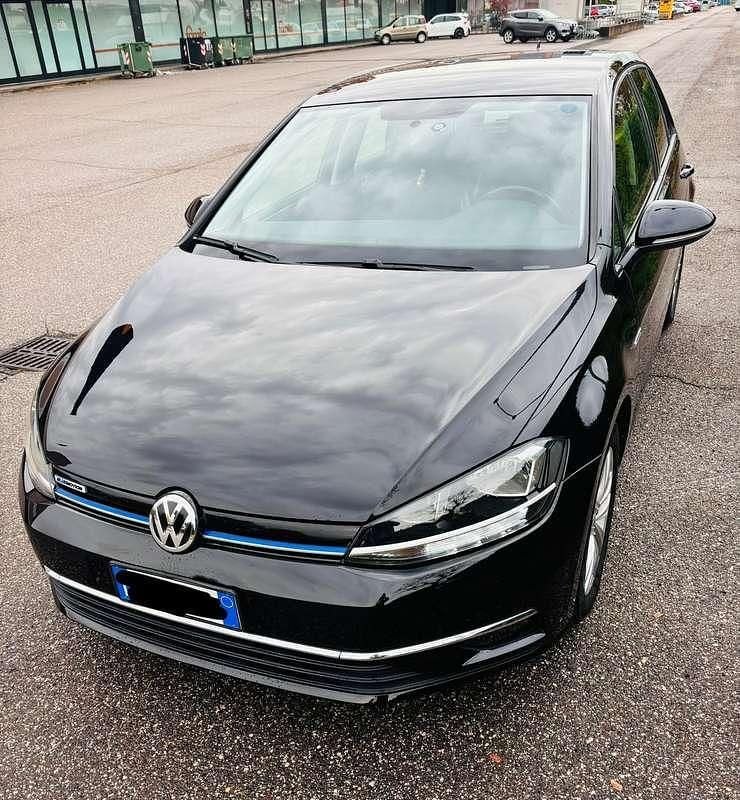 Usata VW Golf VIII Highline 131 CV (96 kW) 2020 Nero Berlina