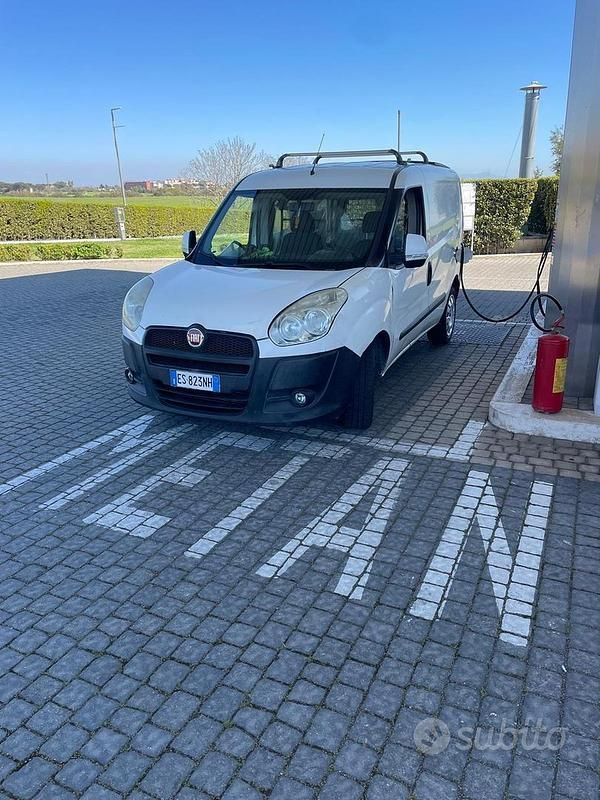 Usata Fiat Doblò 120 CV (88 kW) 2010 Bianco Monovolume