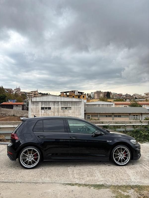 Usata VW Golf VII GTD 184 CV (135 kW) 2018 Nero Utilitaria