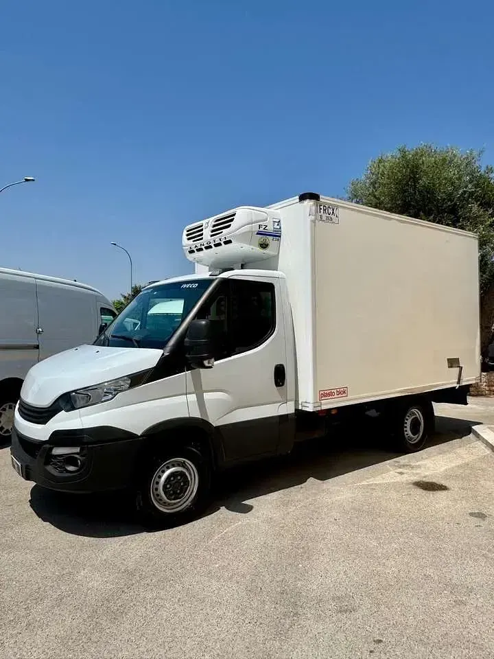Usata Iveco Daily 160 CV (117 kW) 2017 Bianco Furgone