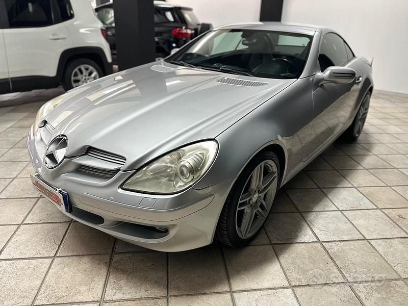 Usata Mercedes SLK200 163 CV (119 kW) 2006 Argento Cabrio