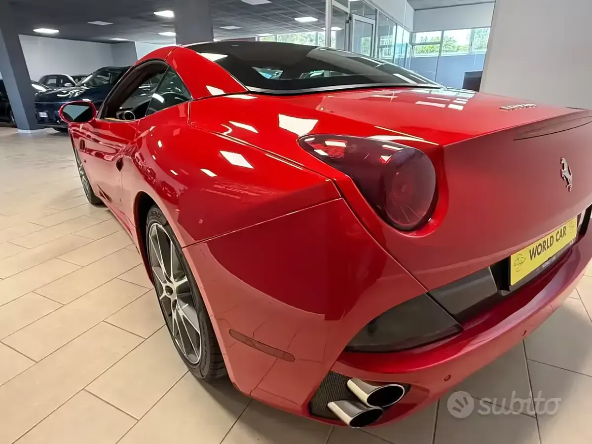 Usata Ferrari California 460 CV (338 kW) 2011 Rosso Cabrio