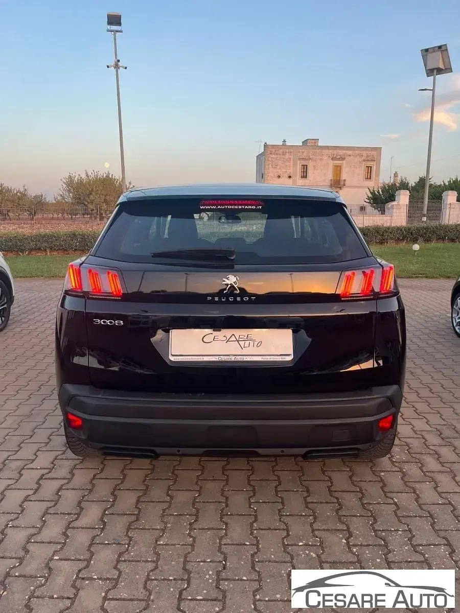 Usata Peugeot 3008 Active 130 CV (95 kW) 2022 Nero SUV