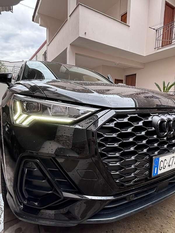 Usata Audi Q3 Sportback Comfort 150 CV (110 kW) 2020 Nero SUV