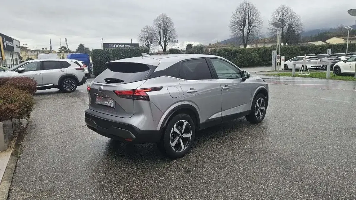 Usata Nissan Qashqai N-Connecta 140 CV (102 kW) 2023 Argento SUV
