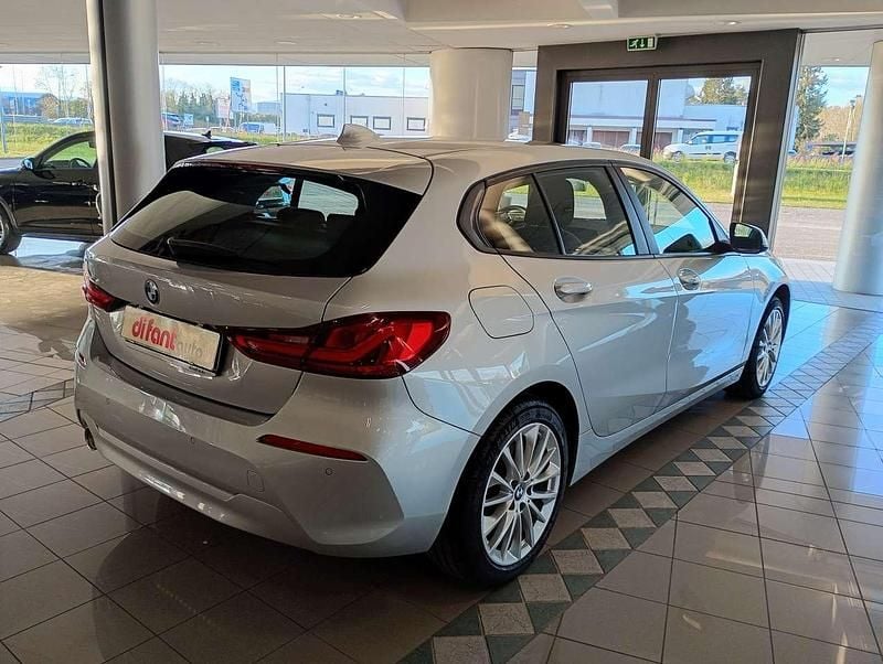 Brugt BMW 118 Sport Line 140 HK (102 kW) 2020 Sølv Hatchback