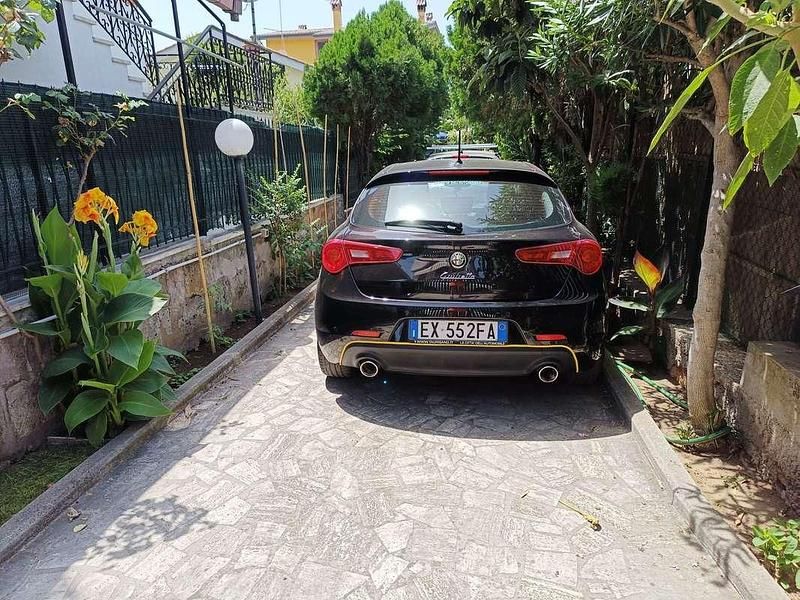 Usata Alfa Romeo Giulietta Exclusive 105 CV (77 kW) 2014 Nero Utilitaria