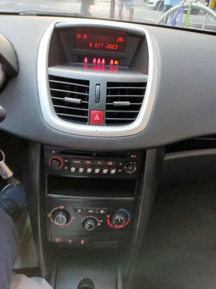 Usata Peugeot 207 88 CV (64 kW) 2010 Grigio Berlina