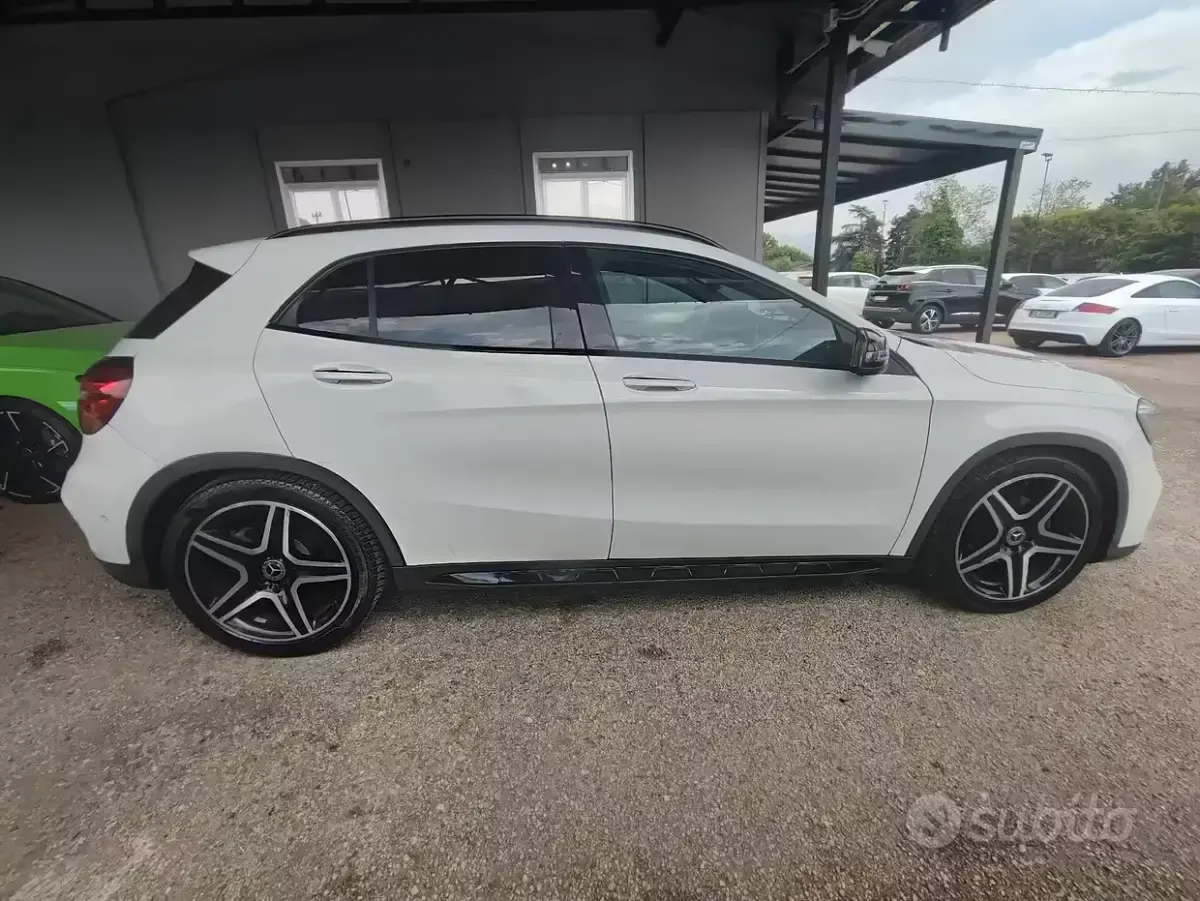 Usata Mercedes GLA200 Premium 136 CV (100 kW) 2018 Bianco SUV