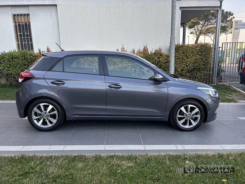 Usata Hyundai i20 84 CV (61 kW) 2016 Grigio Berlina
