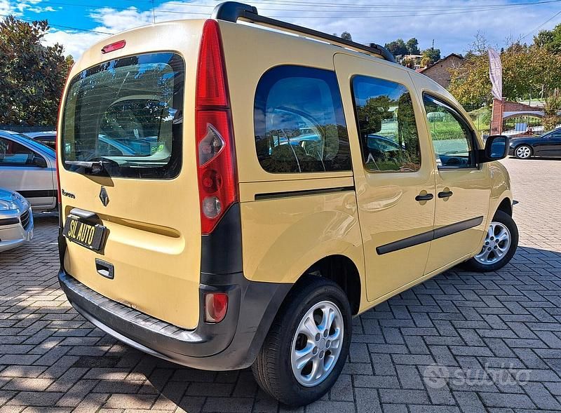 Usata Renault Kangoo 85 CV (62 kW) 2008 Giallo Monovolume