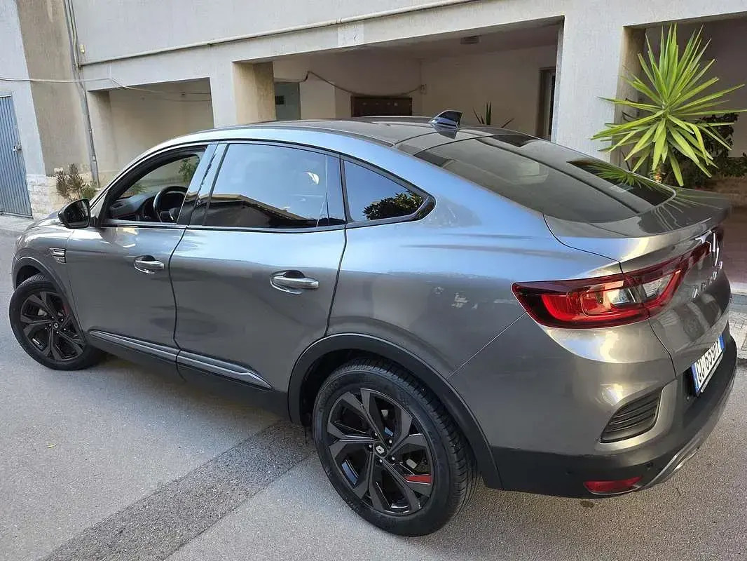 Usata Renault Arkana R.S. 94 CV (69 kW) 2021 Grigio SUV