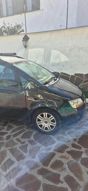 Usata Fiat Idea Dynamic 69 CV (50 kW) 2004 Nero Monovolume