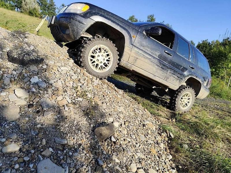 Blu/azzurro Usata 2002 Jeep Grand Cherokee Limited SUV | 2400 € (Super prezzo) - Immagine 1/4