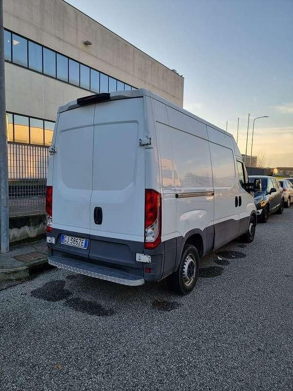 Usata Iveco Daily 122 CV (89 kW) 2018