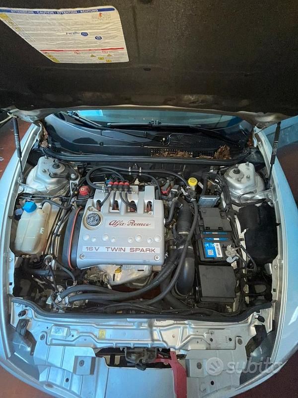 Usata Alfa Romeo 147 105 CV (77 kW) 2006 Grigio Utilitaria