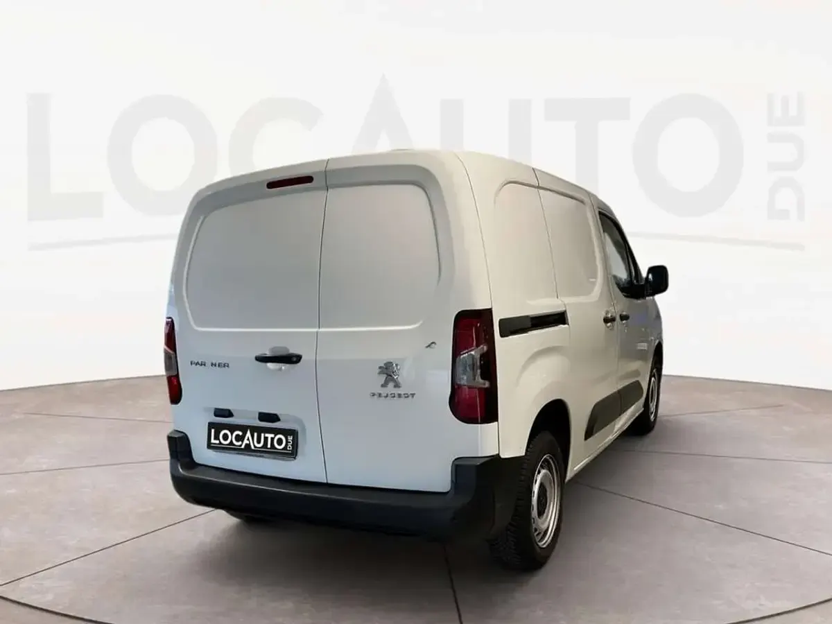 Usata Peugeot Partner Premium 102 CV (75 kW) 2021 Bianco Monovolume