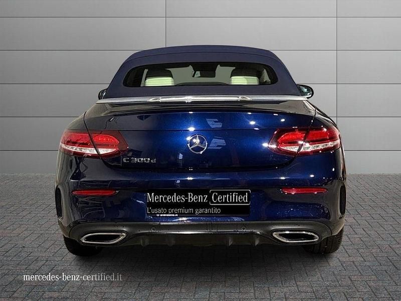 Usata Mercedes 300 Premium Plus 245 CV (180 kW) 2023 Blu canvasite Cabrio
