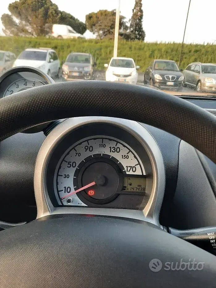 Usata Peugeot 107 68 CV (50 kW) 2009 Rosso Utilitaria