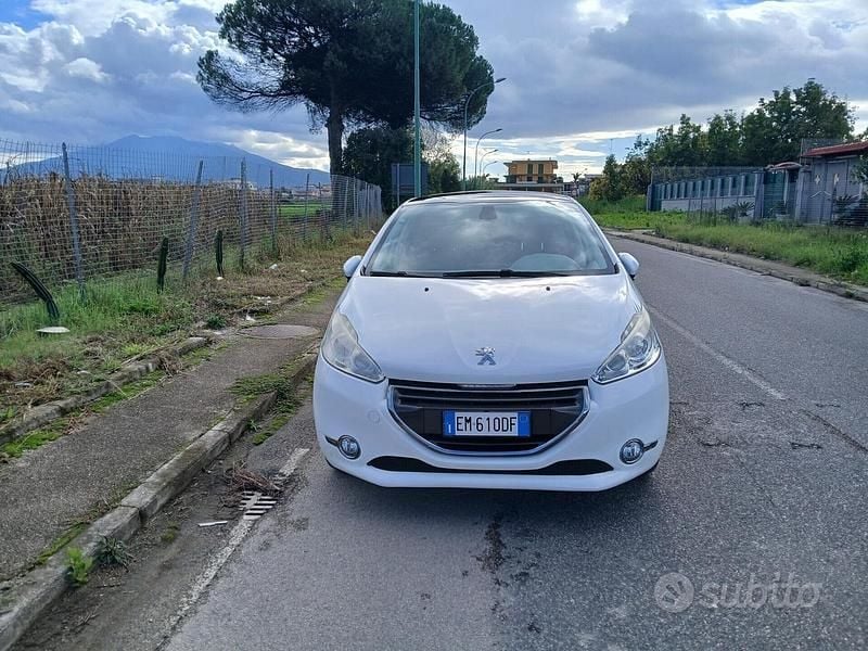 Usata Peugeot 208 Allure 115 CV (84 kW) 2012 Bianco Utilitaria