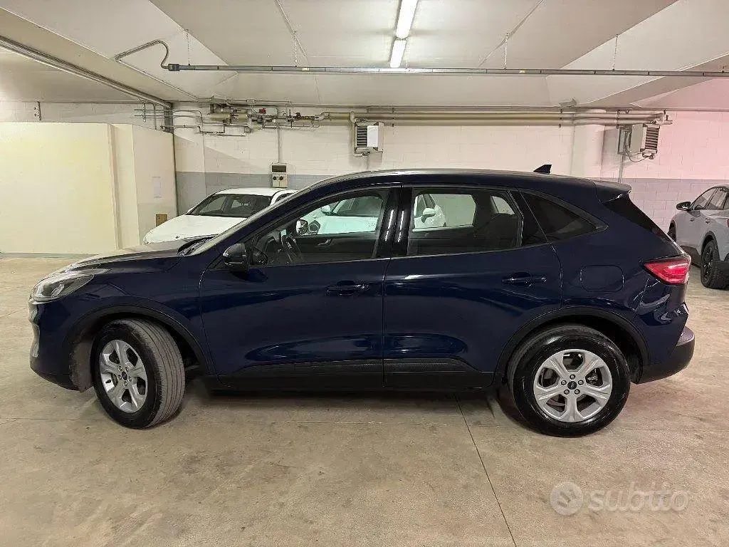Usata Ford Kuga 152 CV (111 kW) 2022 Bluazzurro SUV