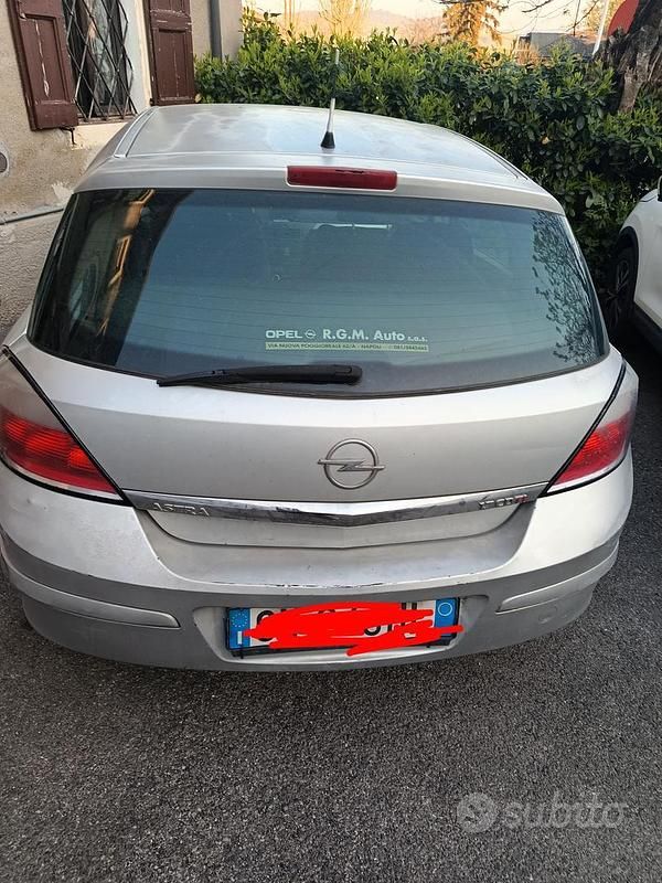 Usata Opel Astra 101 CV (74 kW) 2005 Grigio Berlina