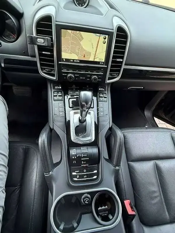 Usata Porsche Cayenne 245 CV (180 kW) 2012 Nero SUV
