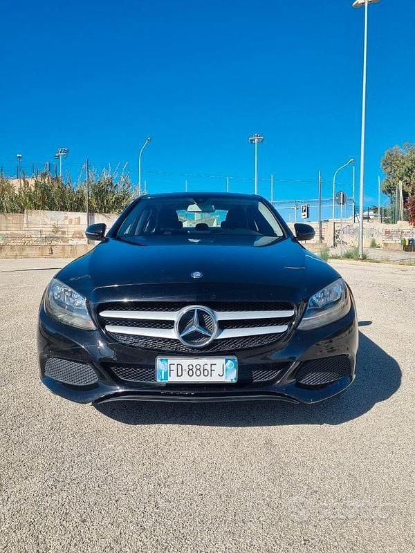 Nero Usata 2016 Mercedes C180 Executive Tre volumi | 16.000 € - Immagine 1/4