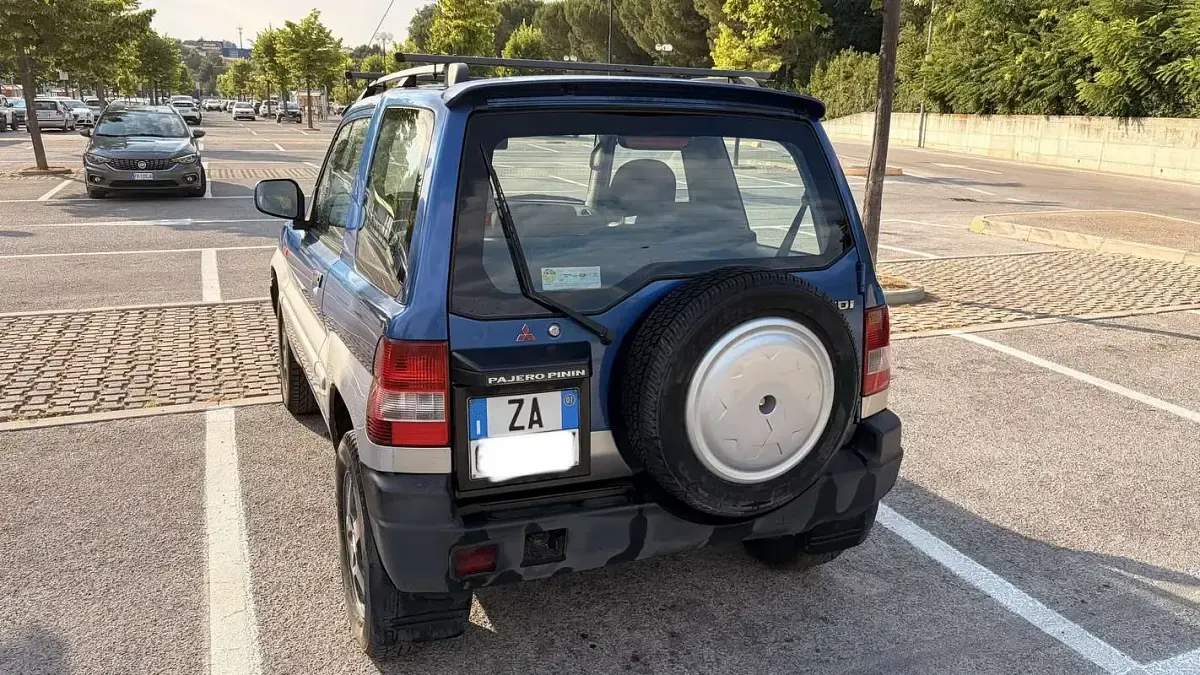 Usata Mitsubishi Pajero 120 CV (88 kW) 2001 Blu/azzurro SUV
