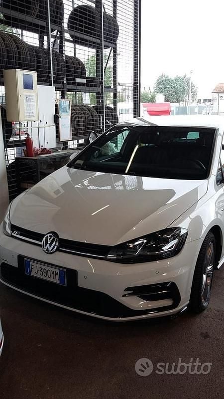 Bianco Usata 2017 VW Golf Tre volumi | 13.500 € (Buon prezzo) - Immagine 1/4