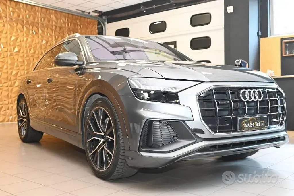 Usata Audi Q8 S-Line 286 CV (210 kW) 2023 Grigio SUV