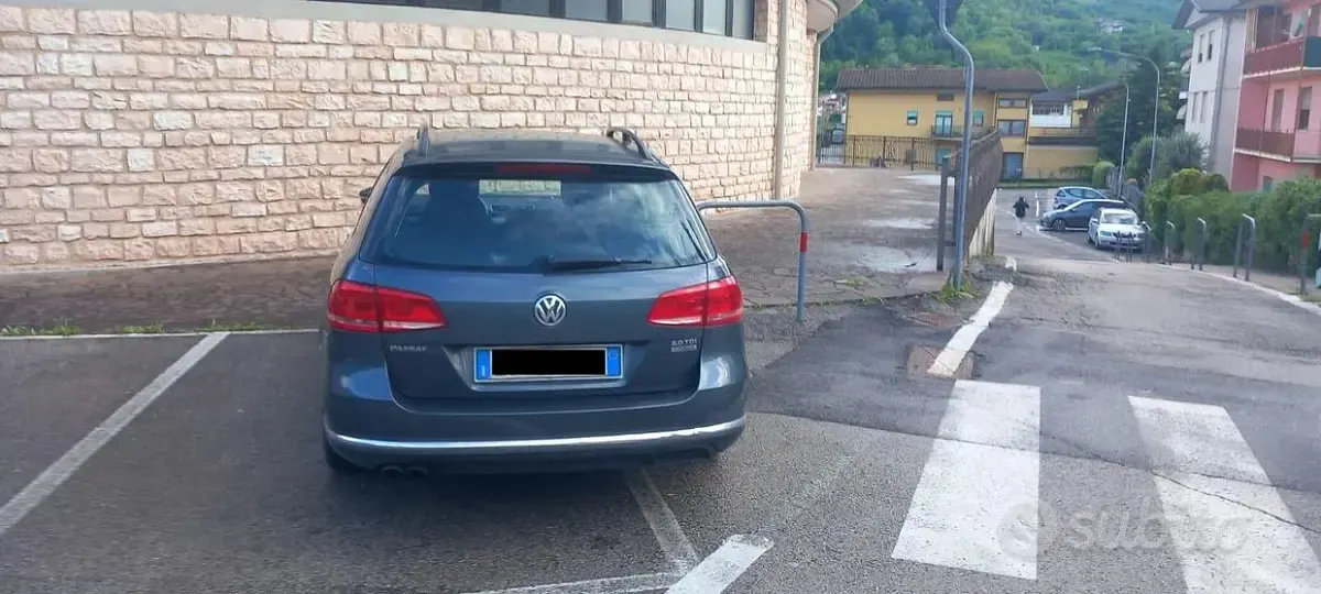 Usata VW Passat 116 CV (85 kW) 2010 Grigio Station wagon