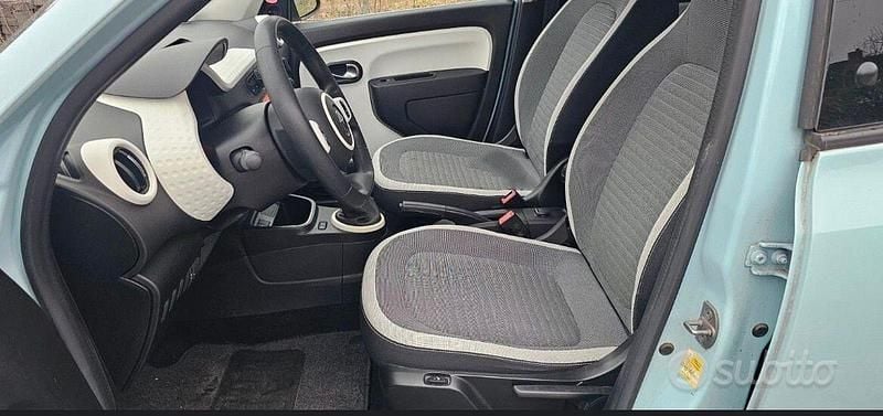 Usata Renault Twingo Intens 73 CV (53 kW) 2019 Blu Utilitaria