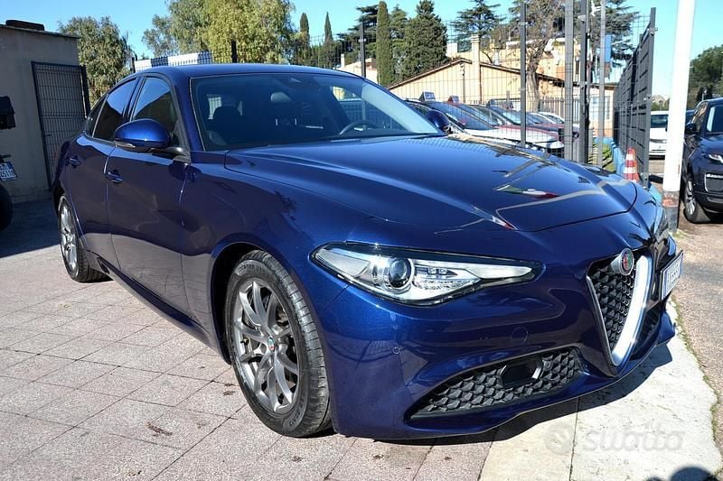 Usata Alfa Romeo Giulia Super 180 CV (132 kW) 2016 Blu Berlina