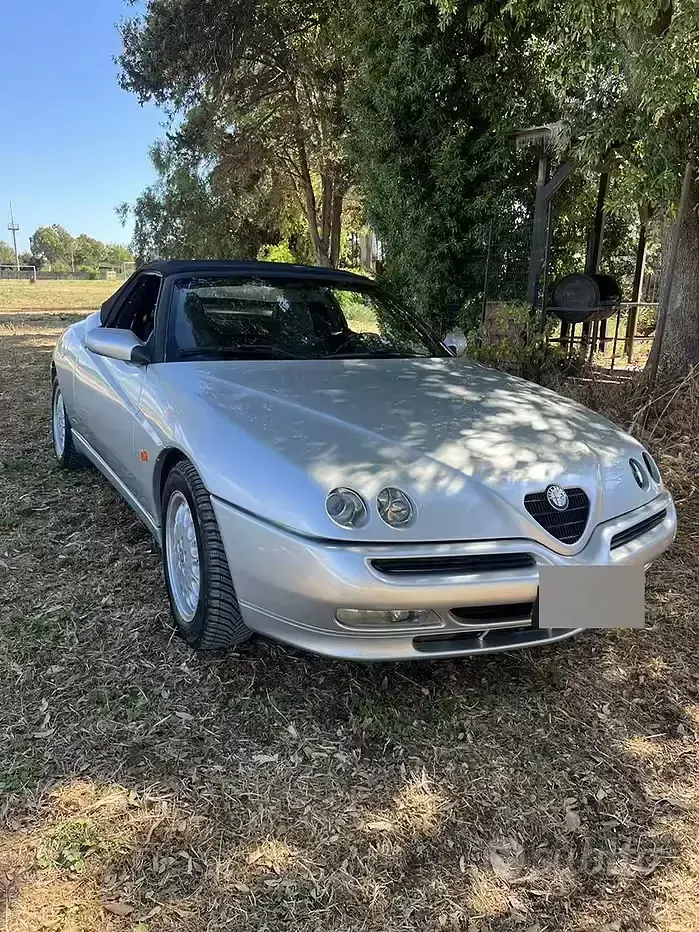 Usata Alfa Romeo Spider 150 CV (110 kW) 1997 Grigio Cabrio