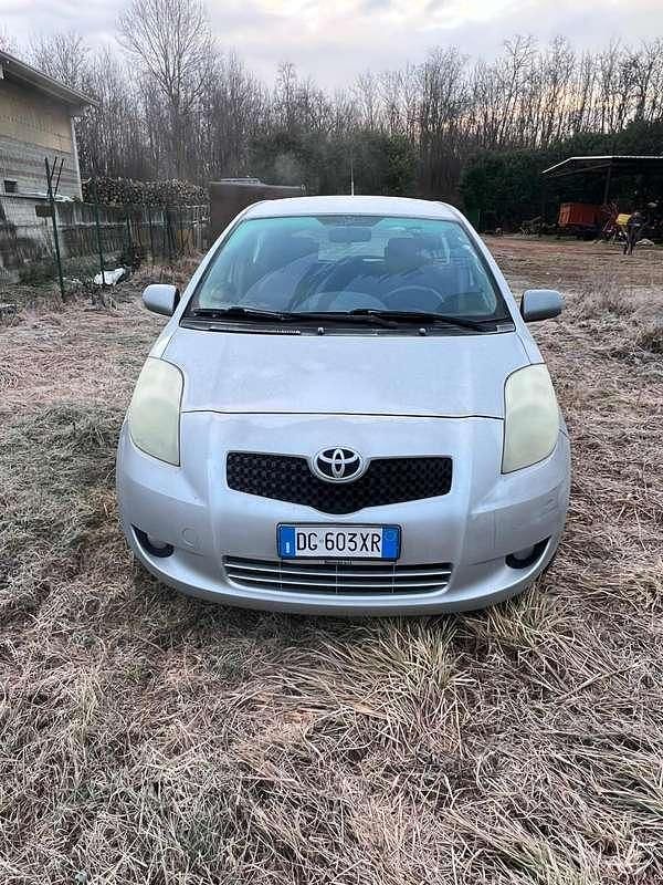 Usata Toyota Yaris Sol 65 CV (47 kW) 2007 Utilitaria